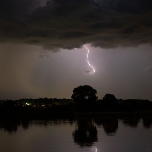 Eclair intra-nuageux.